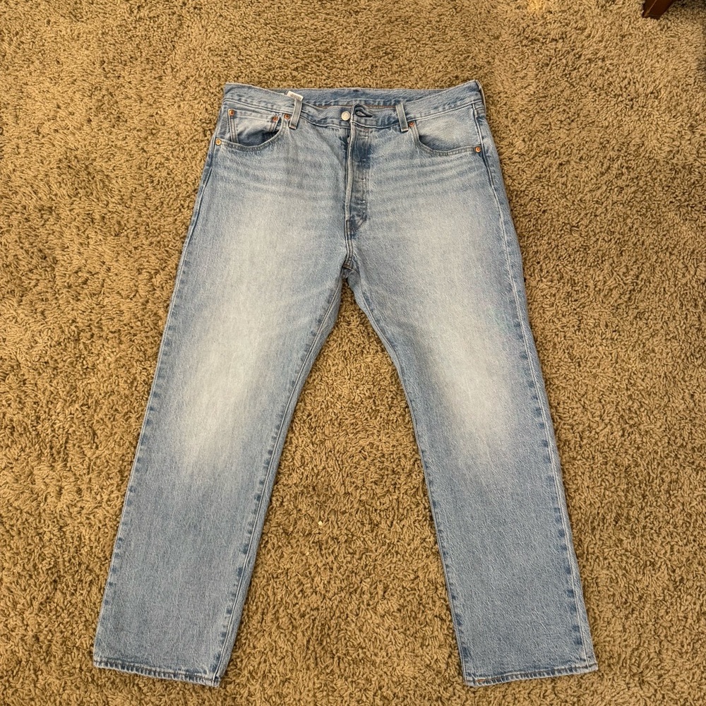 Levi's Men’s 501 ‘93 Straight Fit Jeans - Light Wash